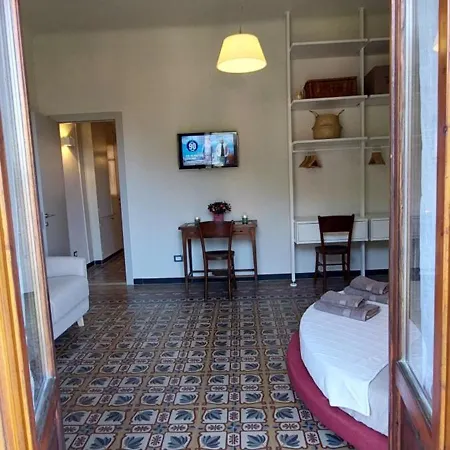 Moderno Vista Mare, Con Parcheggio Privato Apartamento